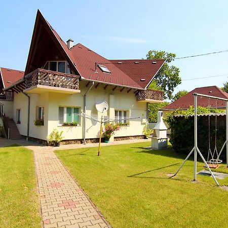 Apartmán Zsuzsanna Apartmanház Balatonboglár Exteriér fotografie